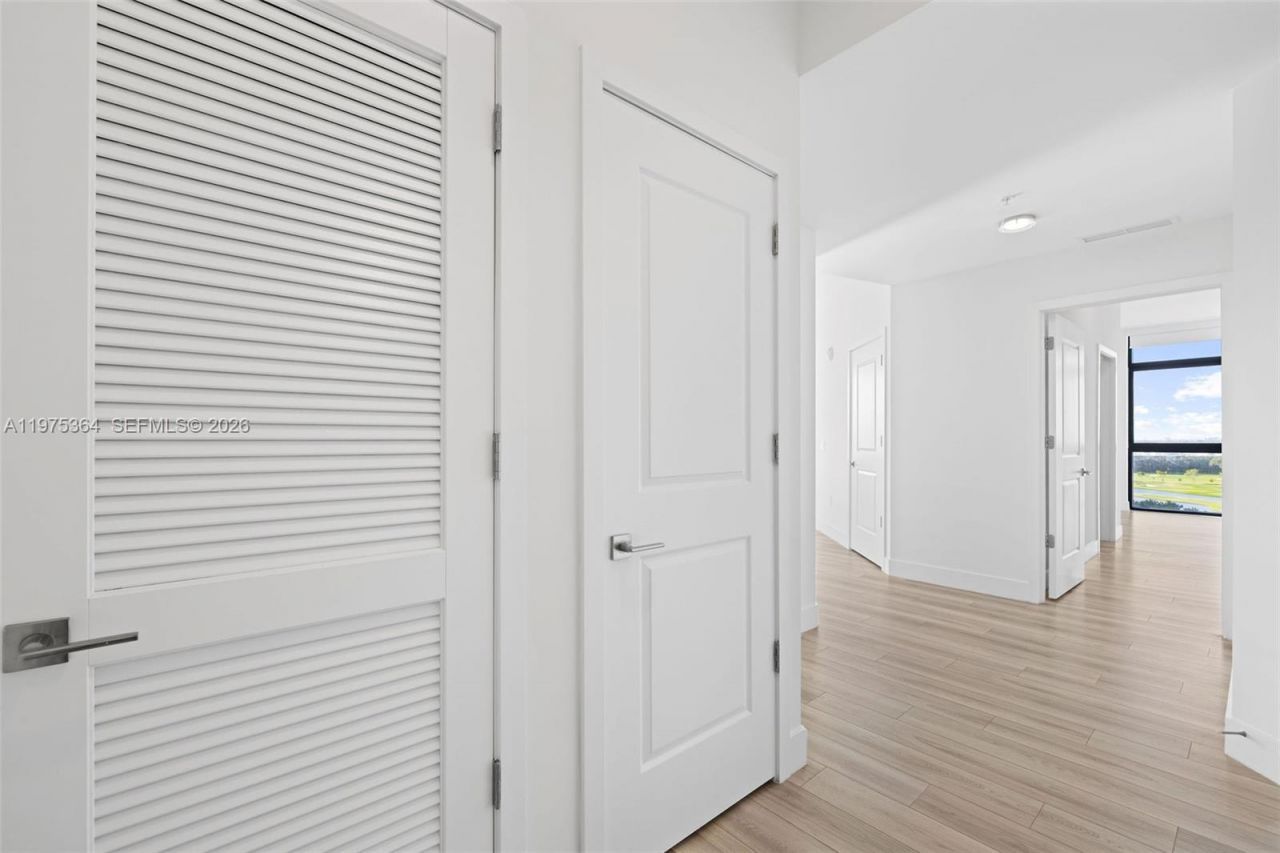 101 Diplomat Pkwy, Unit 1211, Hallandale Beach, FL 33009 Photo