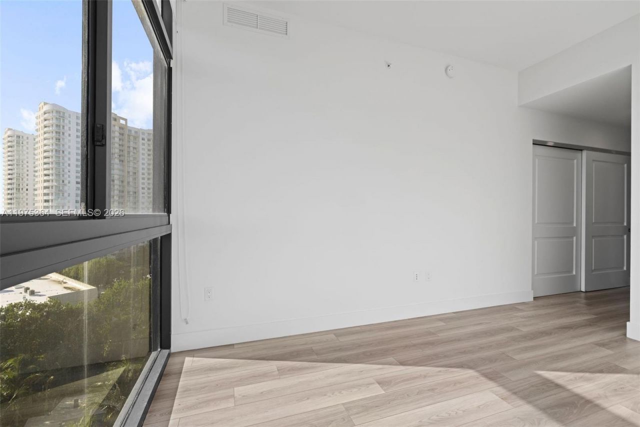 101 Diplomat Pkwy, Unit 1211, Hallandale Beach, FL 33009 Photo