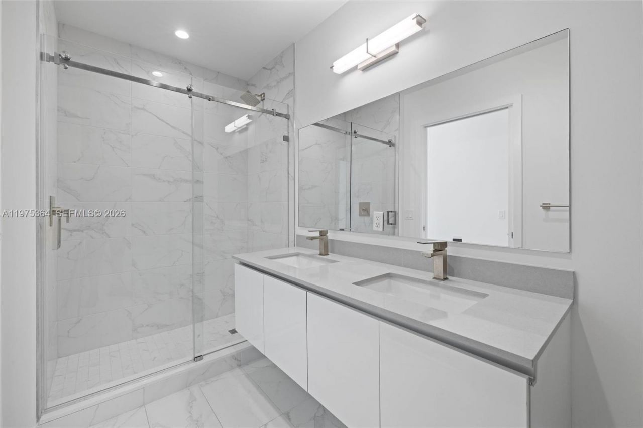 101 Diplomat Pkwy, Unit 1211, Hallandale Beach, FL 33009 Photo
