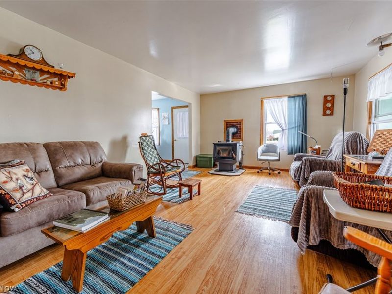 16352 Nauvoo Road , Middlefield, OH 44062 Photo 4