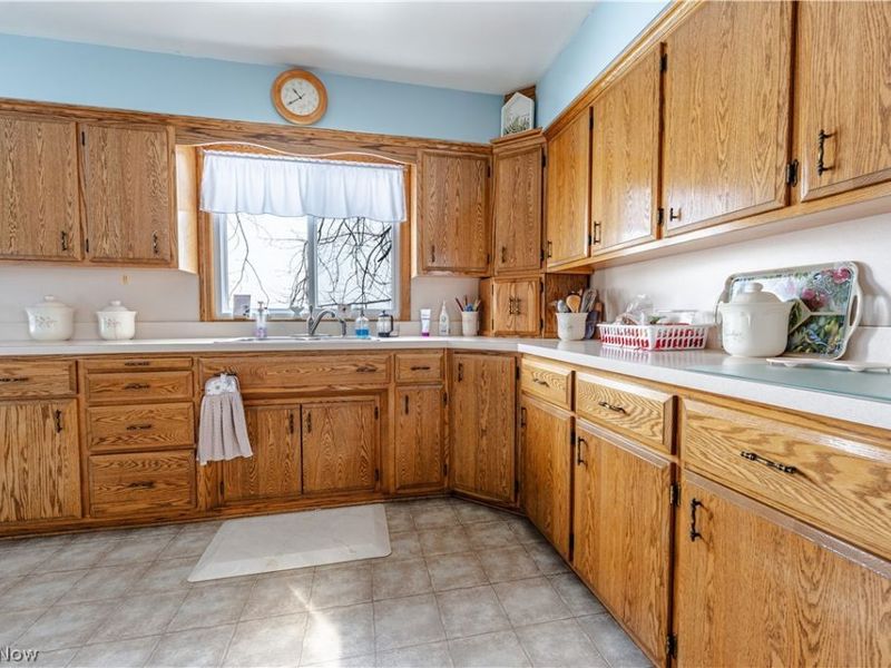 16352 Nauvoo Road , Middlefield, OH 44062 Photo 9