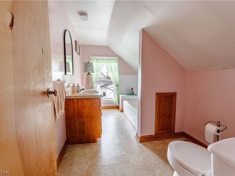 16352 and 16350 Nauvoo Rd , Middlefield, OH 44062 Photo 32