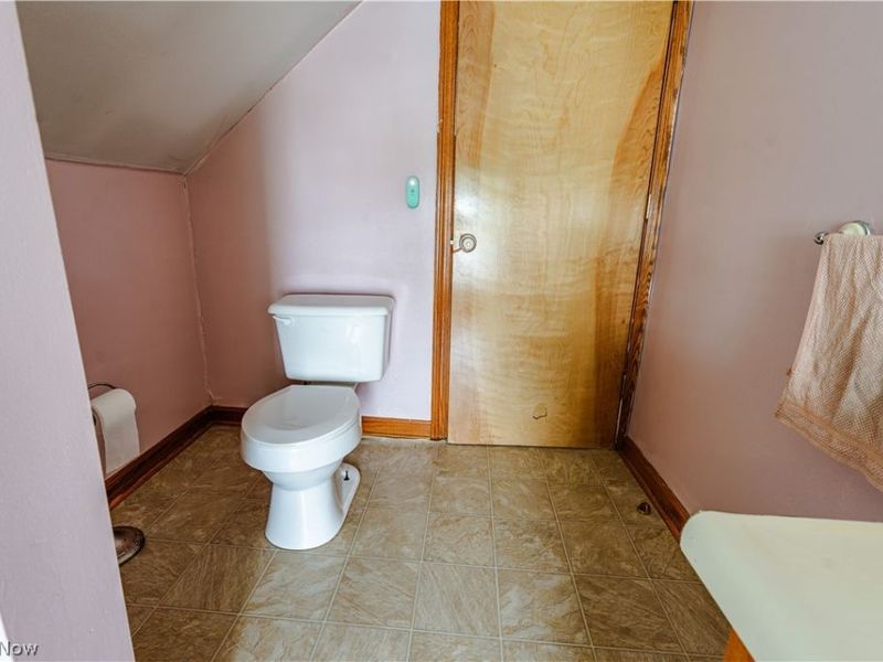 16352 and 16350 Nauvoo Rd , Middlefield, OH 44062 Photo 35