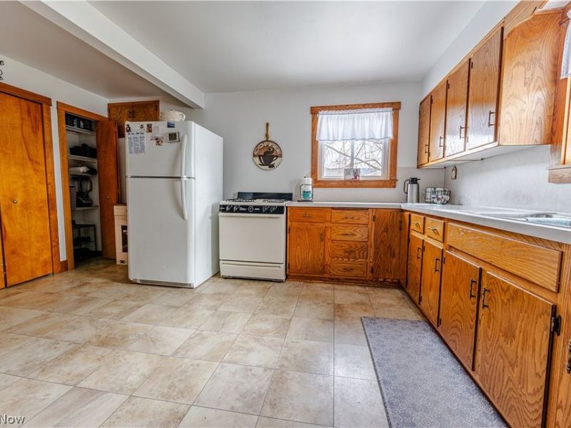 16352 and 16350 Nauvoo Rd , Middlefield, OH 44062 Photo 39