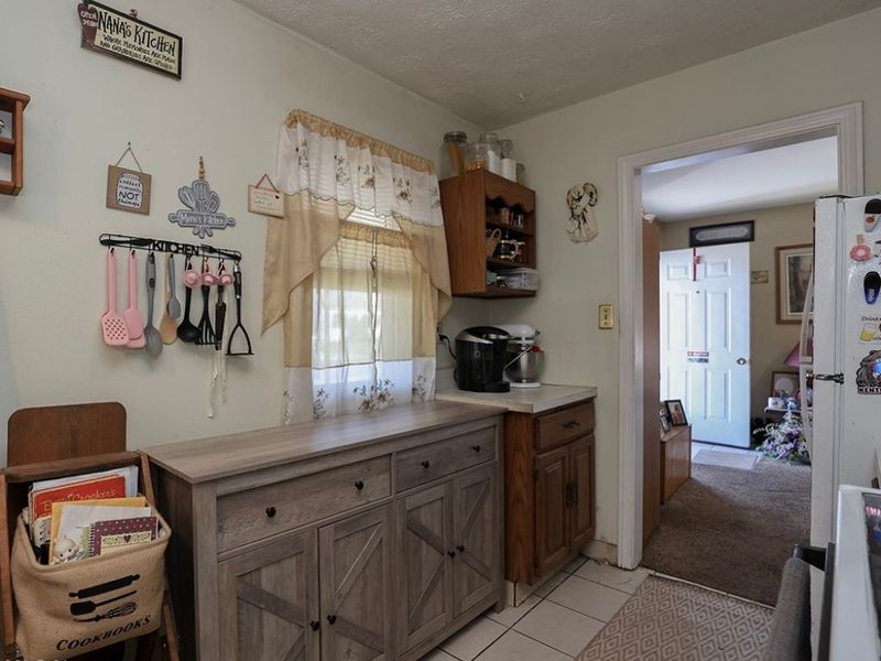 805 Clark Street, Elyria, OH 44035 Photo 10