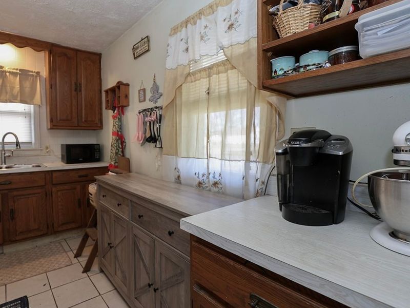 805 Clark Street, Elyria, OH 44035 Photo 7