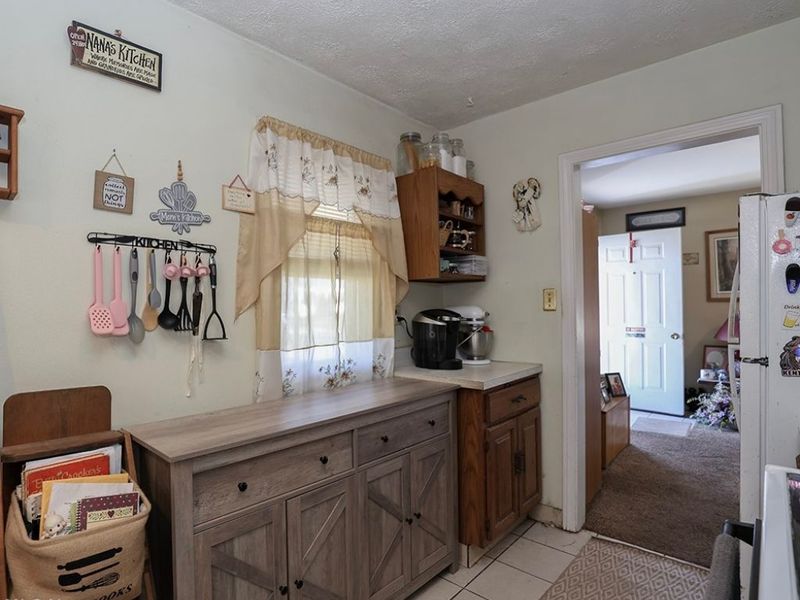 805 Clark Street, Elyria, OH 44035 Photo 8