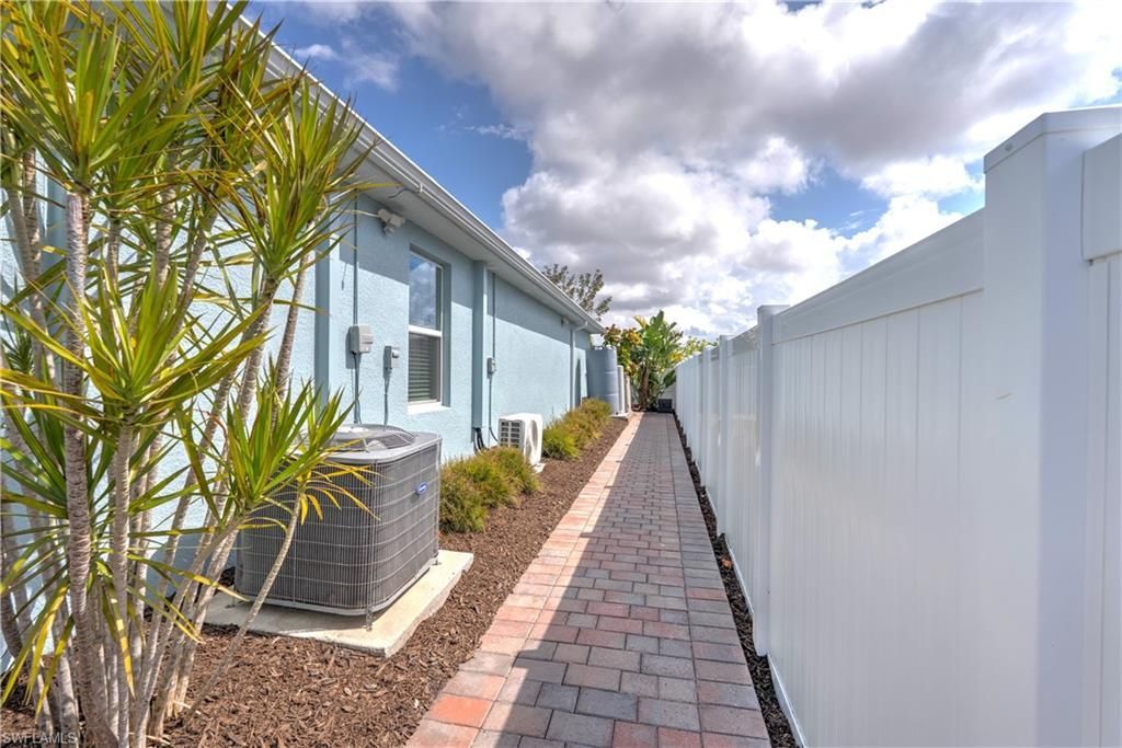 2501 NW 20th Pl, Cape Coral, FL 33993 Photo