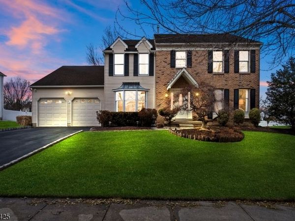 10 Gillian Dr, South Brunswick, NJ 08824