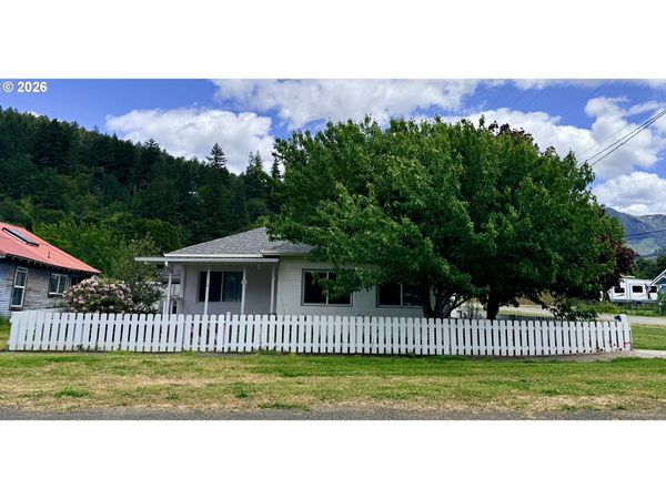 410 3RD AVE, Powers, OR 97466