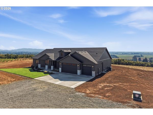 19350 NE TRUNK RD, Dundee, OR 97115