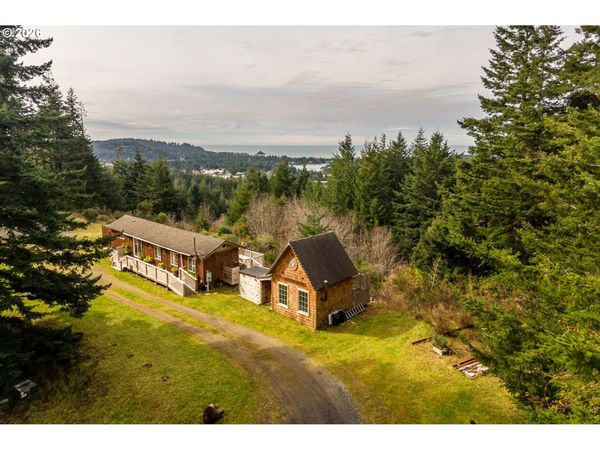 42365 HENSLEY HILL RD, Port Orford, OR 97465