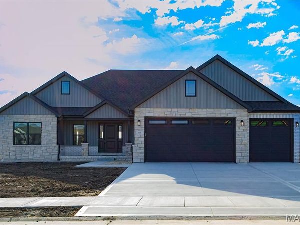 213 George Bush Boulevard , Troy, IL 62294