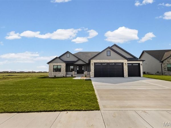 213 George Bush Boulevard , Troy, IL 62294