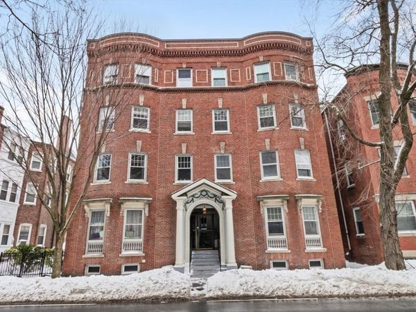 20 Winchester St, Unit 3, Brookline, MA 02446