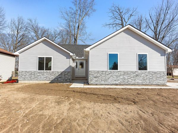 48416 Kelly Lea Lane, Chesterfield, MI 48051
