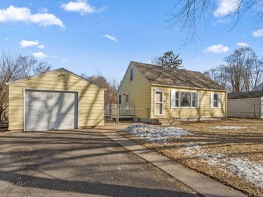 2251 Pinewood Drive, Mounds View, MN 55112