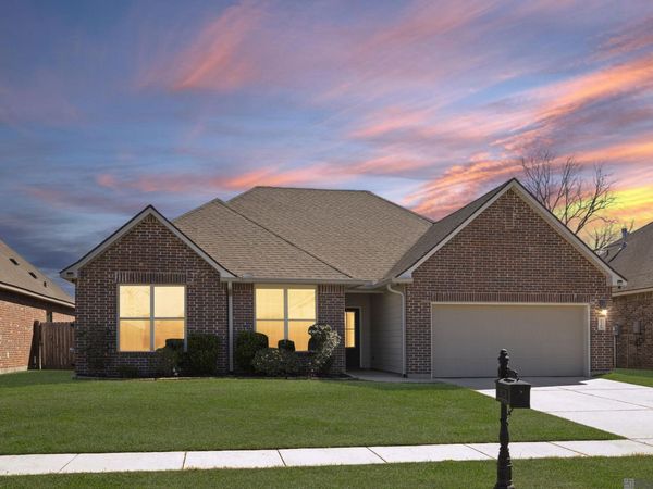 21366 Barnridge Dr, Zachary, LA 70791