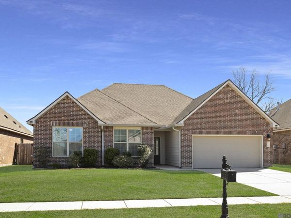 21366 Barnridge Dr, Zachary, LA 70791