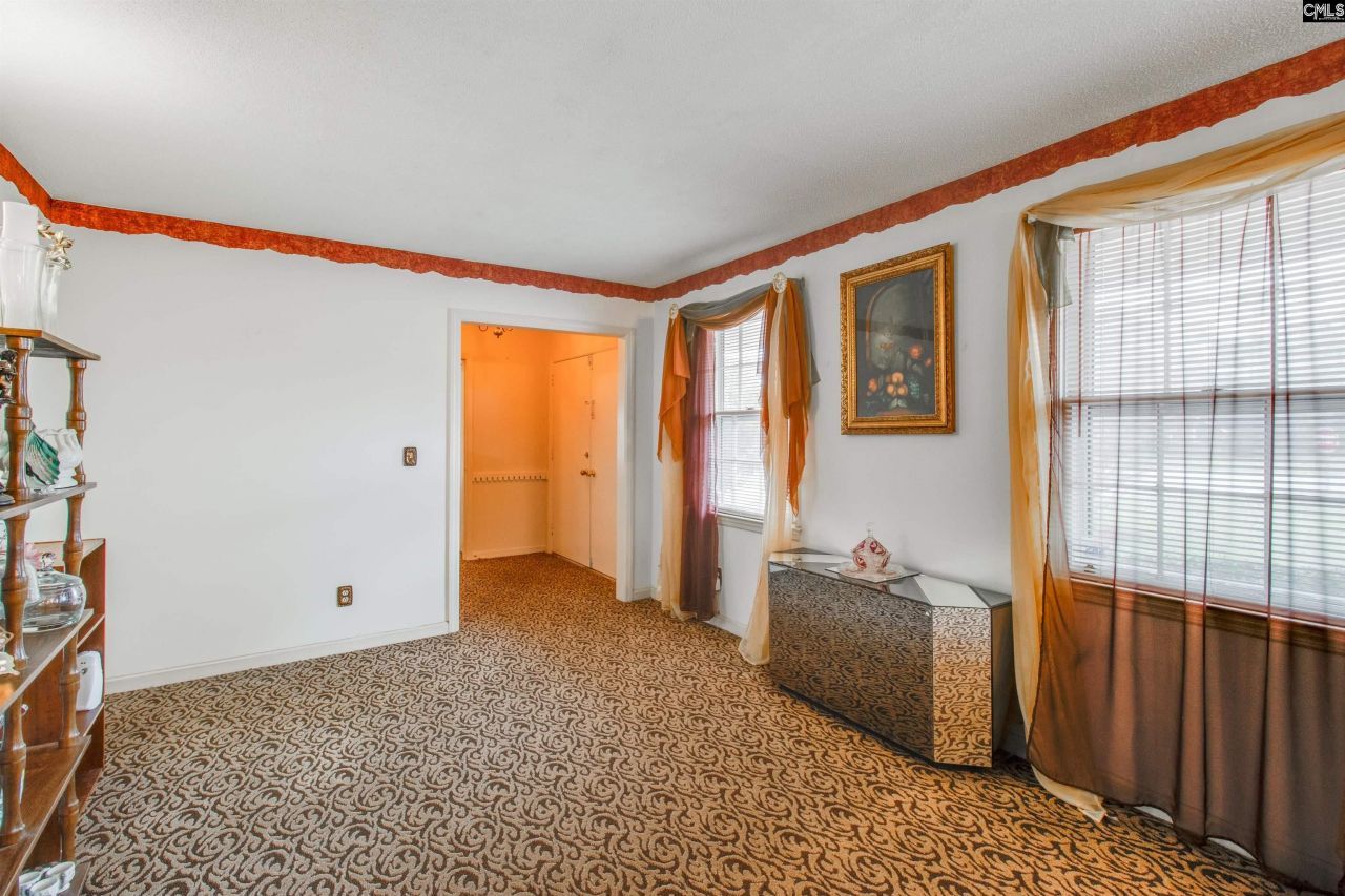 1909 Dominion Drive Photo 5