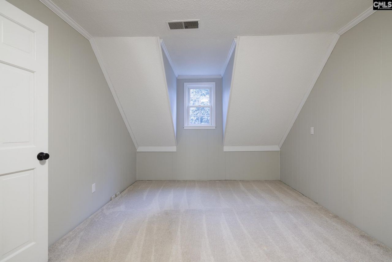 124 Melville Road  Photo 32