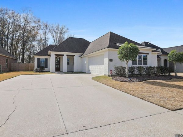 39163 Water Oak Ave, Prairieville, LA 70769