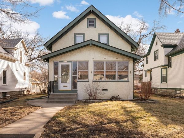 3237 29th Avenue S, Minneapolis, MN 55406