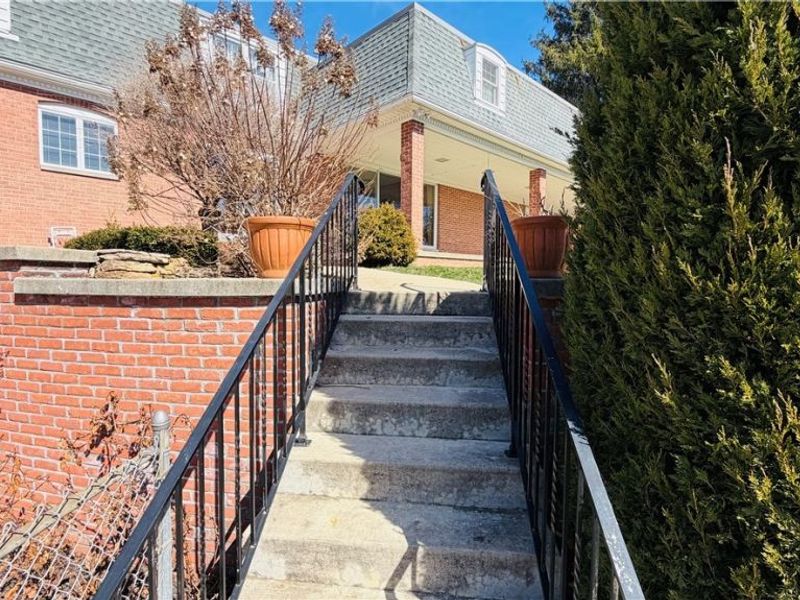 2950 Ash Meadows Boulevard , Zanesville, OH 43701 Photo 6