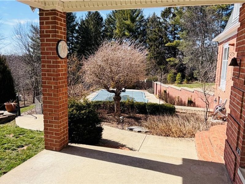 2950 Ash Meadows Boulevard , Zanesville, OH 43701 Photo 7