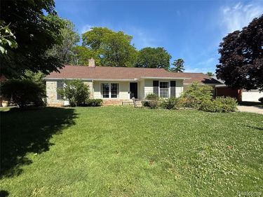 489 Chalfonte Avenue, Grosse Pointe Farms, MI 48236
