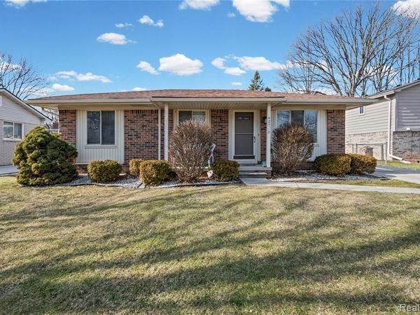 42719 Walker Street, Clinton Twp, MI 48038