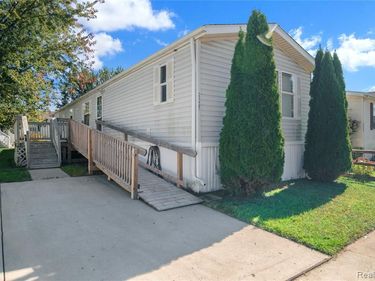 23467 Manor Road North, Huron Twp, MI 48164