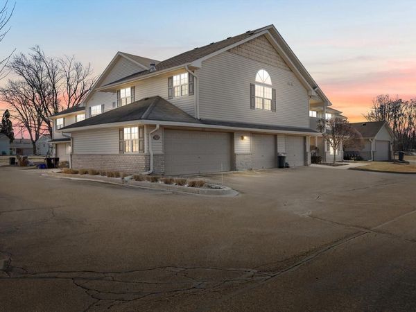 1723 State STREET, Unit E43, Union Grove, WI 53182