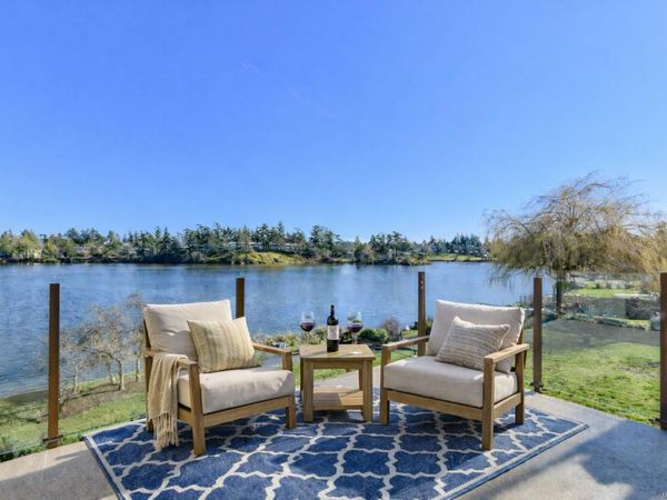 6 Werra Landing, View Royal, BC V9B 6L1