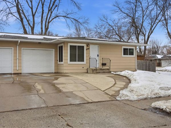 2201 15th Street S, Fargo, ND 58103