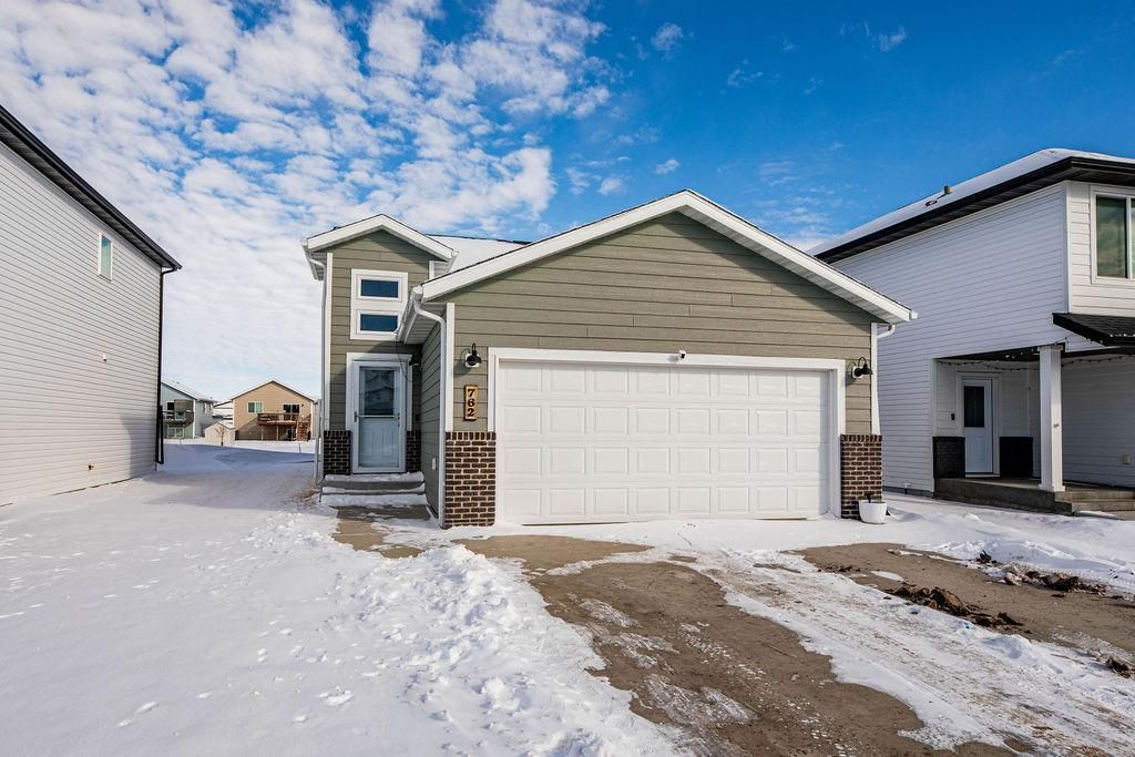 762 2nd Avenue  primary photo