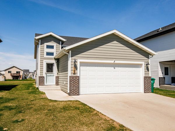 762 2nd Avenue, Horace, ND 58047