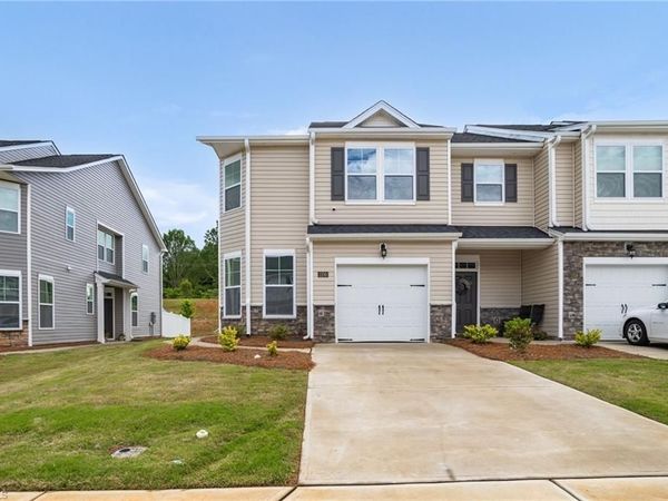 1230 Evelynnview Lane , Kernersville, NC 27284
