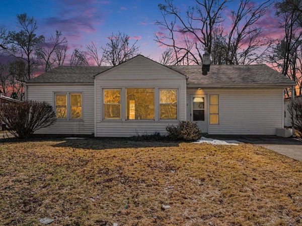 122 E Willow Drive, South Bend, IN 46637