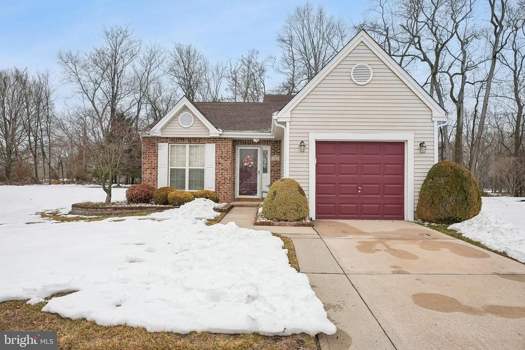 7 Drake, Mount Laurel, NJ 08054 Main Photo