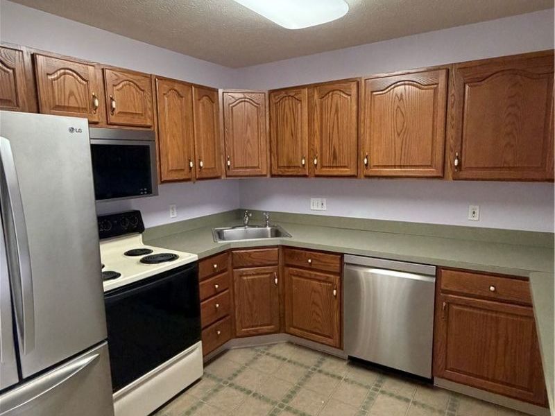 1360 Meadow Run , Copley, OH 44321 Photo 2