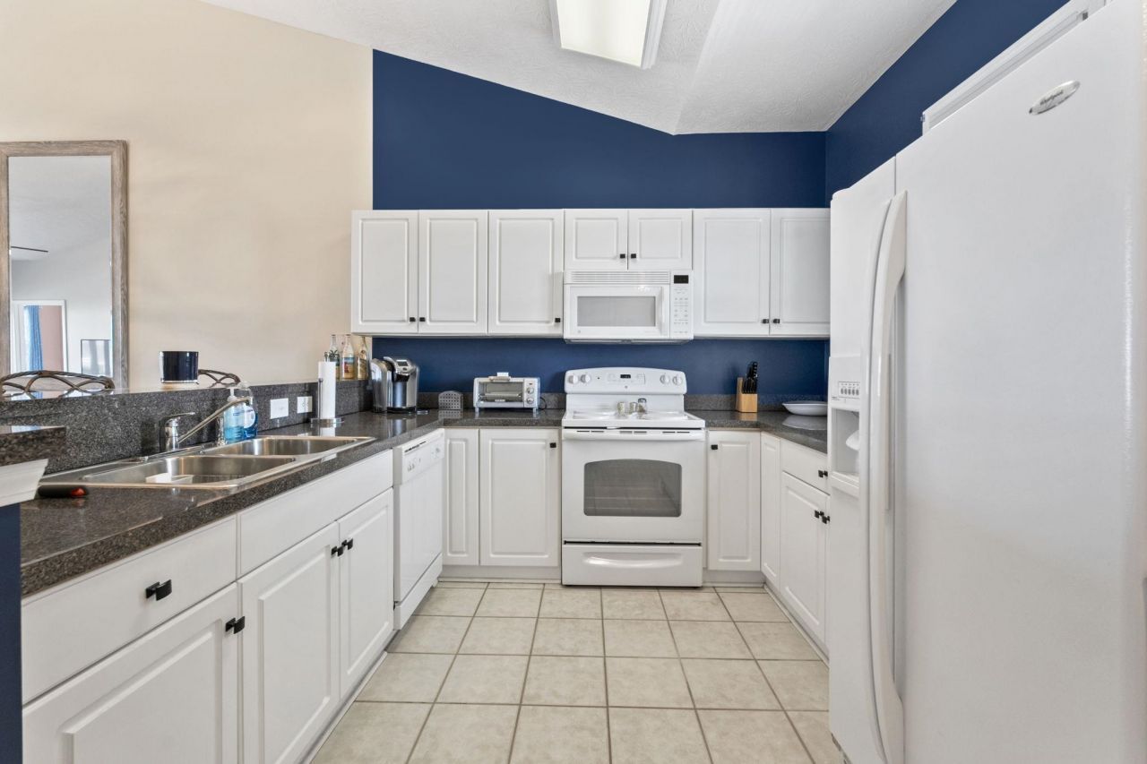 901 West Port Dr.  Photo 4