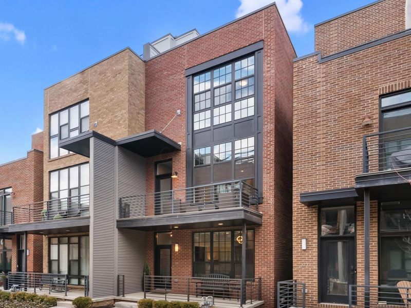 281 Neruda Avenue, Columbus, OH 43215 Photo 1