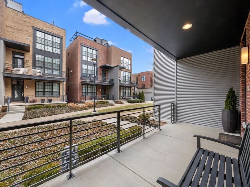 281 Neruda Avenue, Columbus, OH 43215 Photo 2