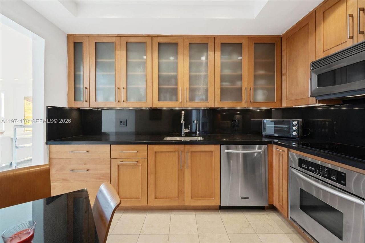 4925 Collins Ave , Unit 8G, Miami Beach, FL 33140 Photo