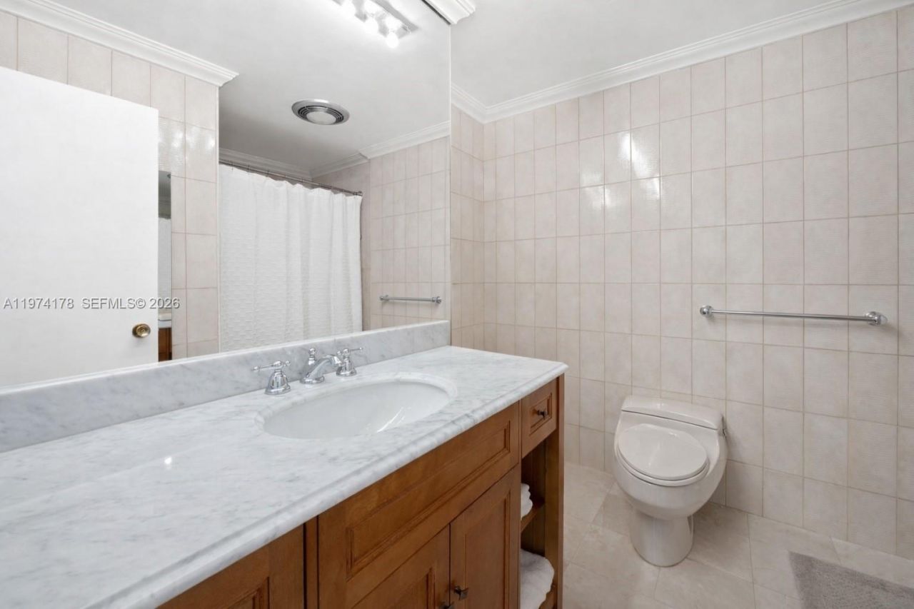 4925 Collins Ave , Unit 8G, Miami Beach, FL 33140 Photo