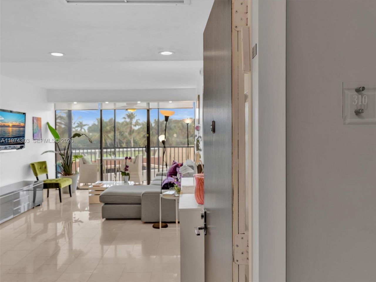 20335 W Country Club Dr, Unit 310, Aventura, FL 33180 Photo