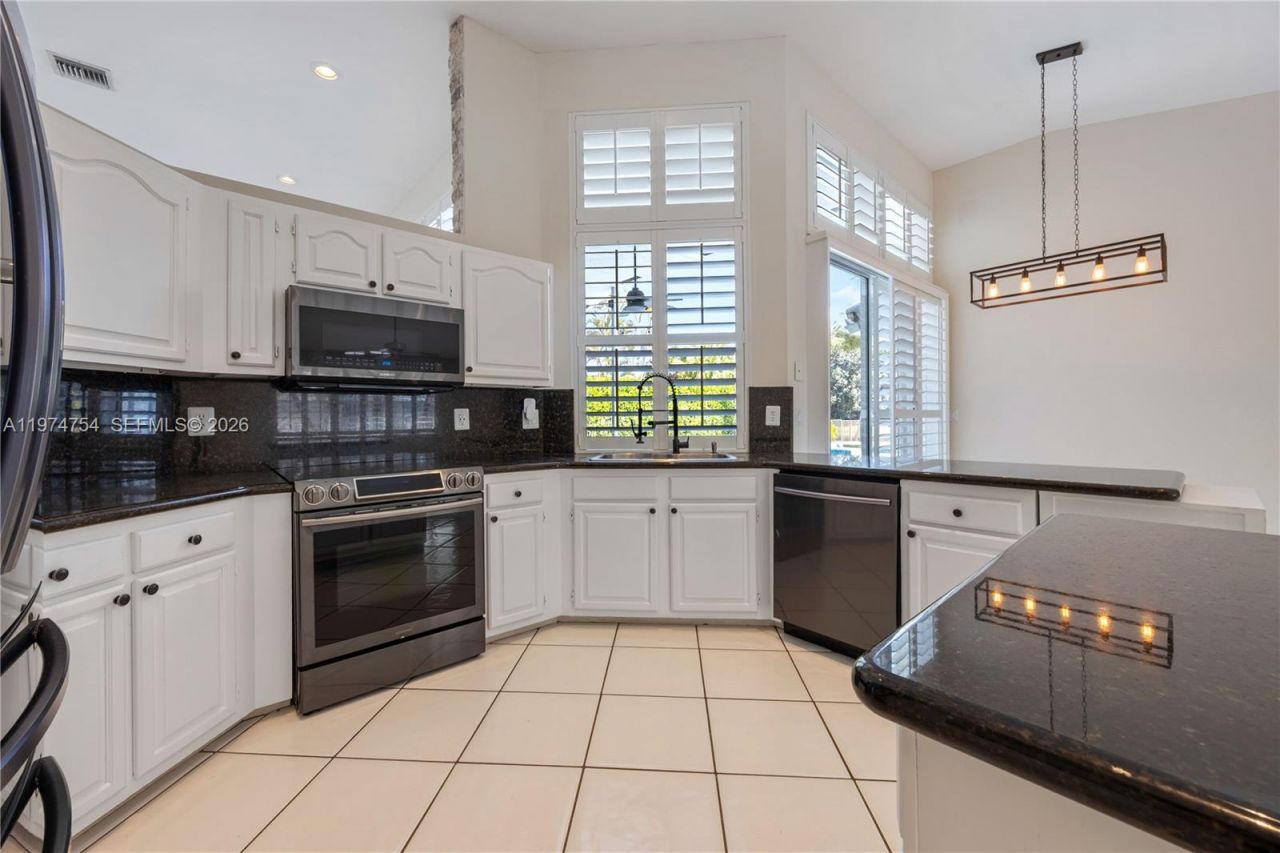 805 Bayside Ln, Weston, FL 33326 Photo