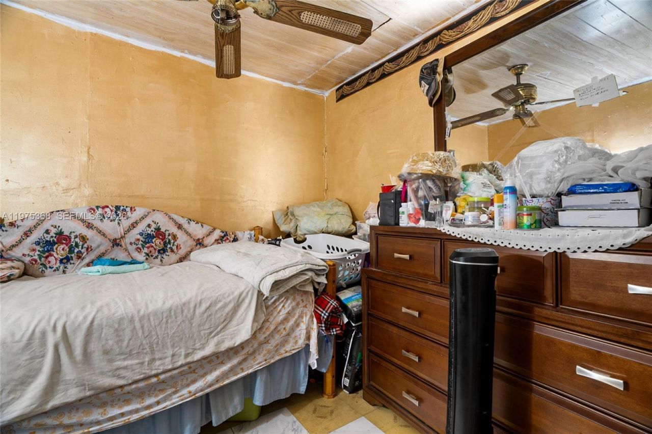 1733 NW 66th St, Miami, FL 33147 Photo