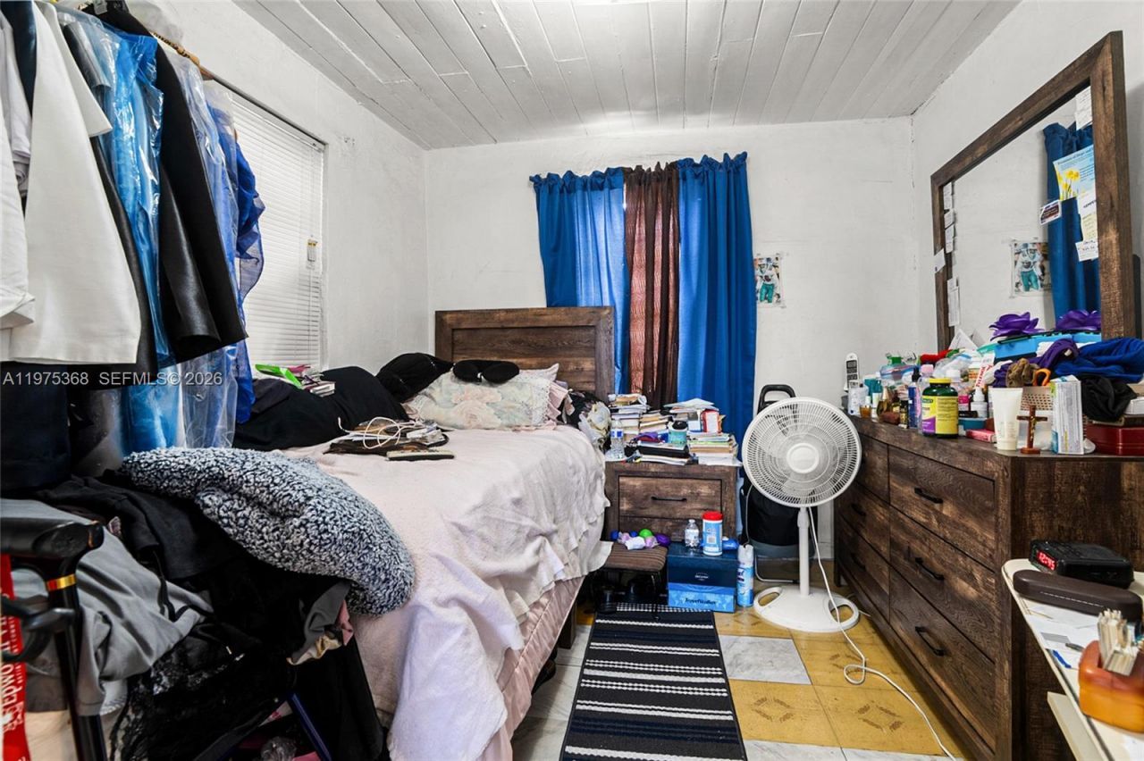 1733 NW 66th St, Miami, FL 33147 Photo